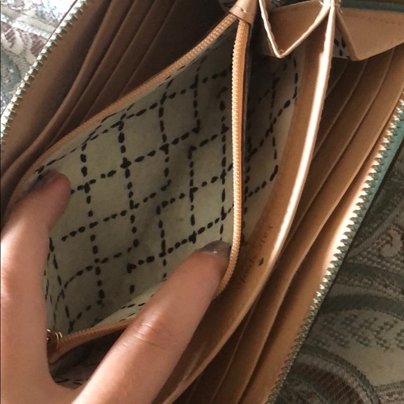 Kate Spade wallet - Picture 4 of 7